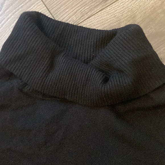 Lane Bryant lightweight short sleeve sweater with keyhole back - Picture 2 of 4